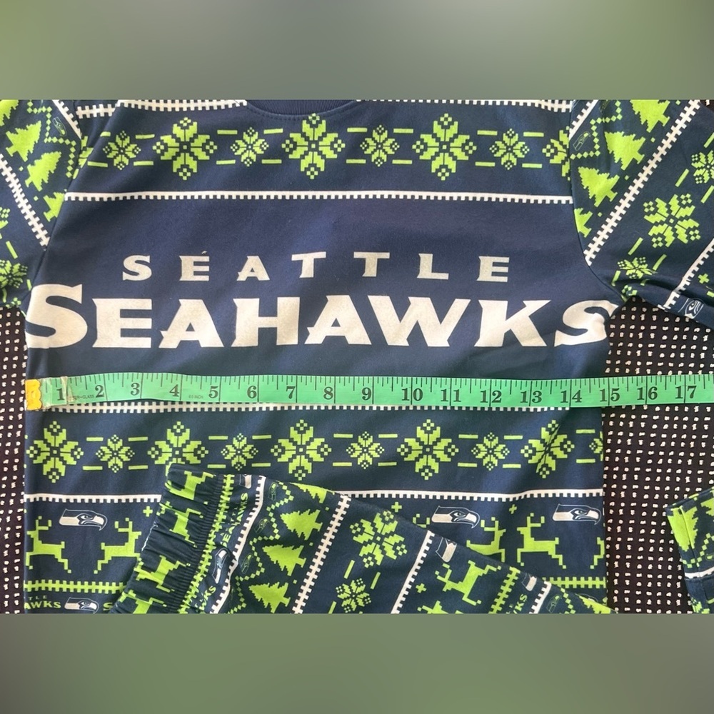 Seattle Seahawks Youth Football Team Pajamas - Picture 4 of 9